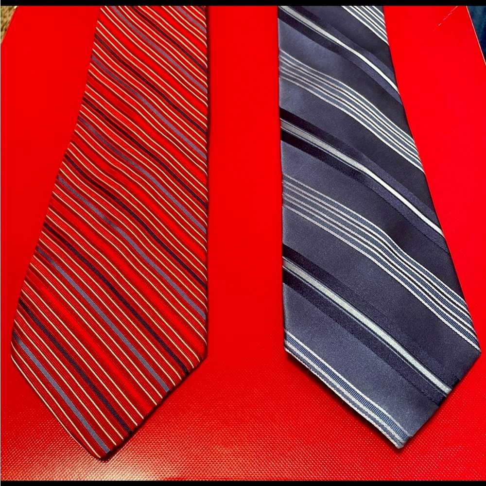 Jones New York Ties red/blue stripe and blue striped Set